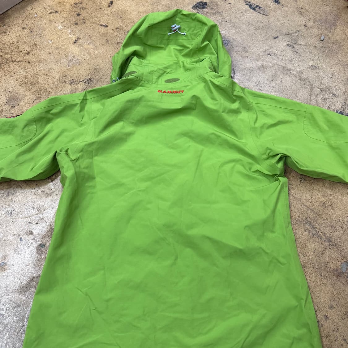 [정품/M] 마무트 등산 바람막이 자켓 그린 b16 상품이미지4