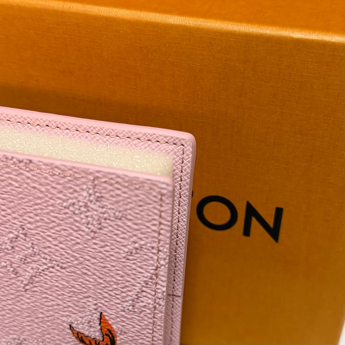 [미사용/한정판] 25SS 루이비통 패스포트 여권지갑 카드지갑 상품이미지6