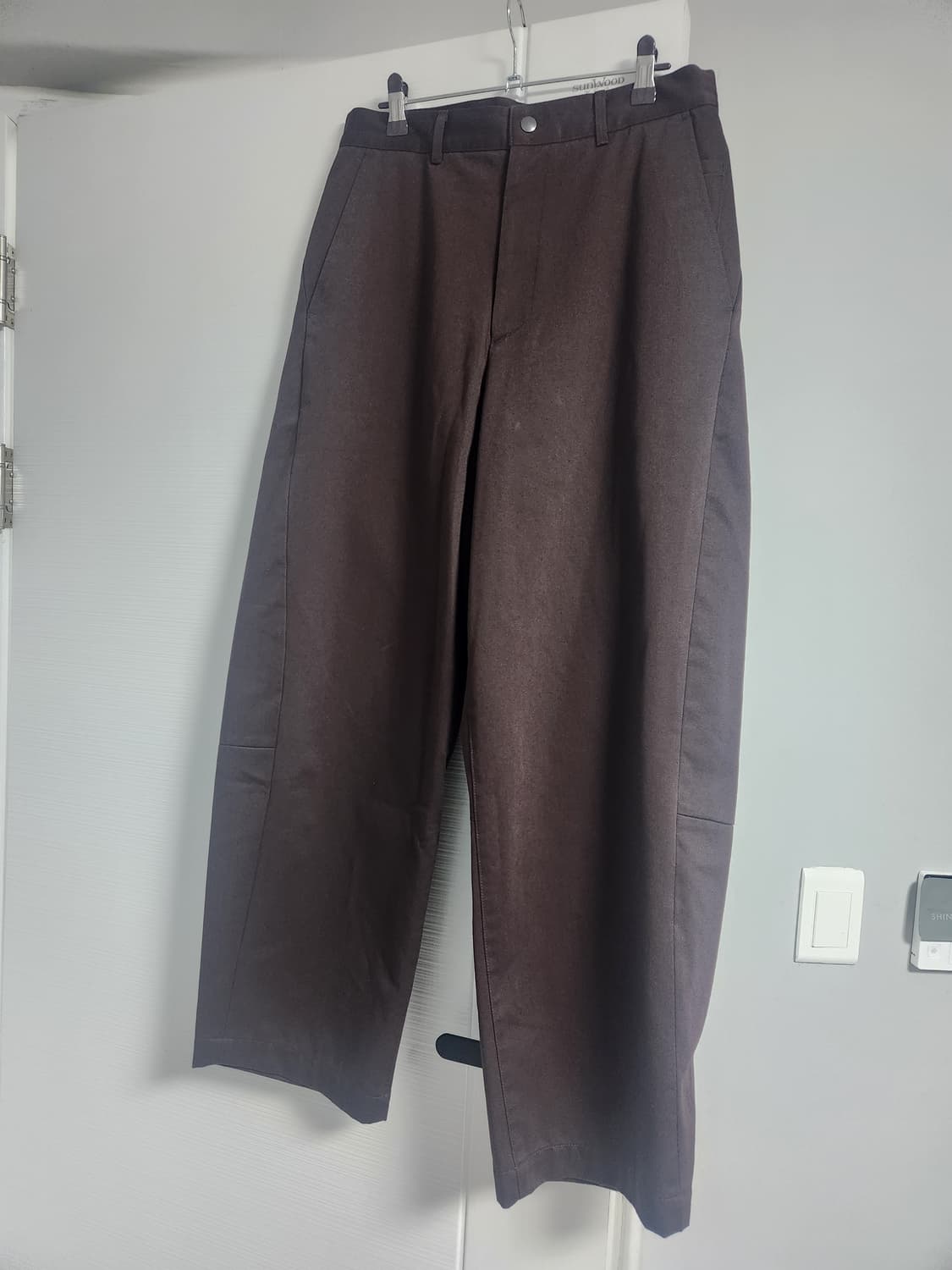 해칭룸 커브 치노 브라운 상품이미지1