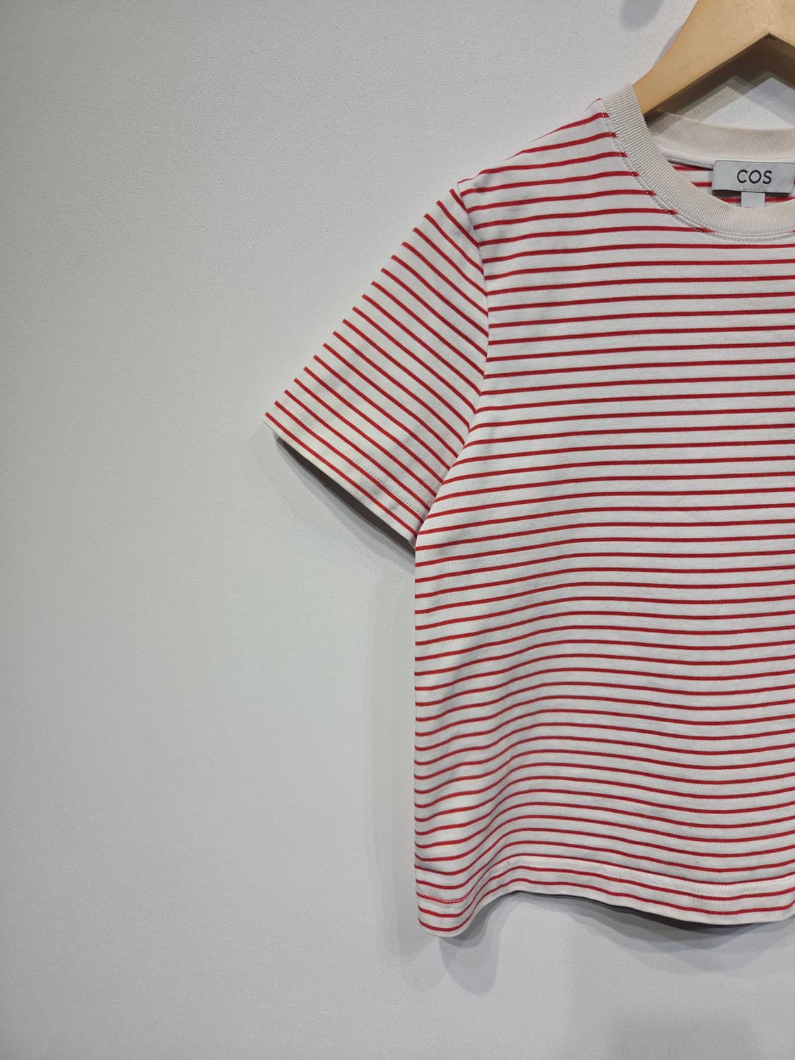 COS 코스 레드 스트라이프 반팔 티셔츠 상품이미지4