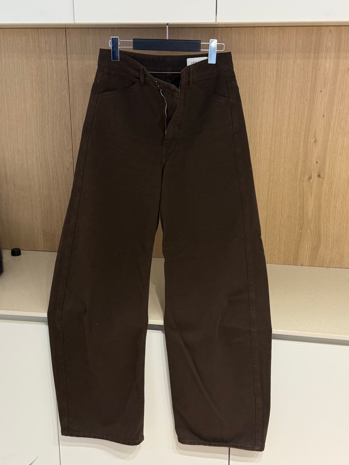 르메르 트위스트 팬츠 2024 상품이미지1