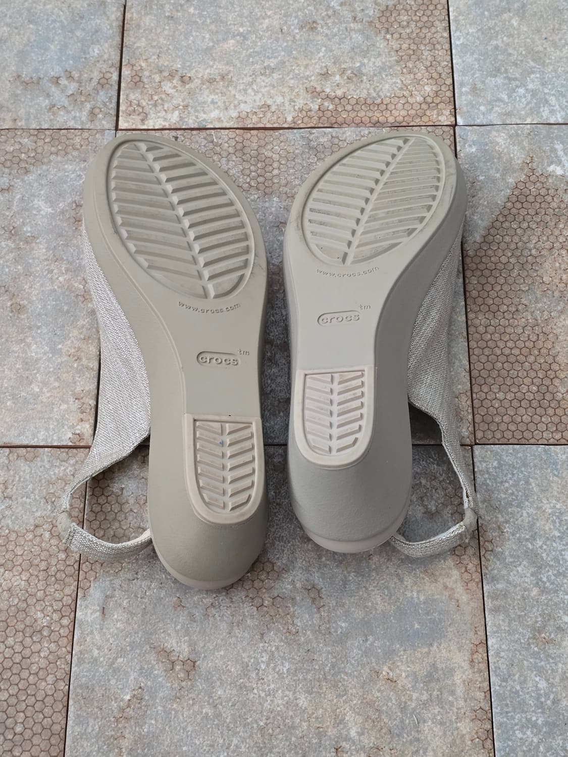 (250)크록스 레이안 쉬머 슬링백 웨지 샌들 상품이미지8