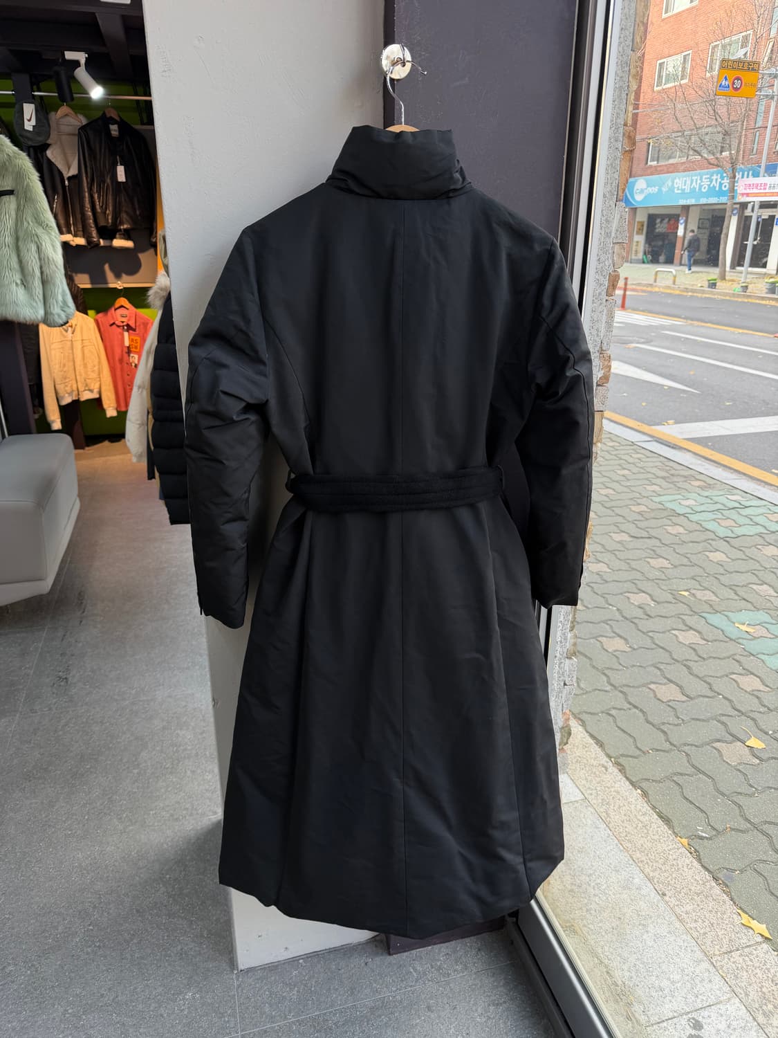 82/ 오브제 23FW 금장버튼 구스 패딩코트 상품이미지6