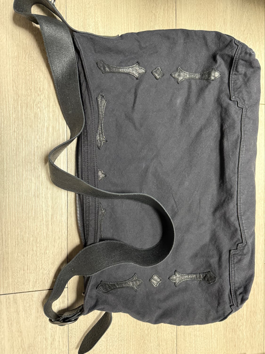 폴리테루 1011 플뢰르 패치드 크로스백 워시드 블랙 상품이미지2