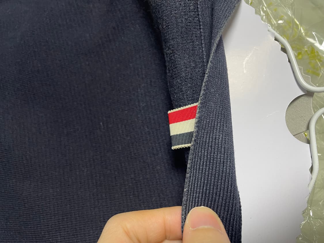 [2] 톰브라운 밀라노 스티치 금장 가디건 상품이미지7