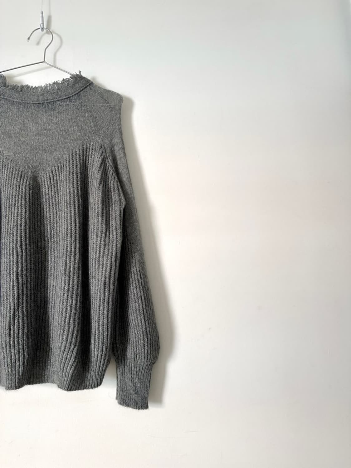 See - through grace neck knit / grey 상품이미지5
