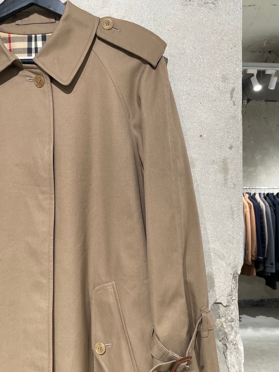 버버리 베이지 히든 버튼 벨티드 코트  상품이미지3