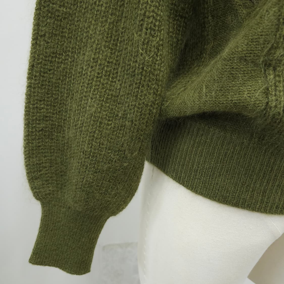 올리브그린 모헤어 다이아 패턴 자수니트 스웨터  상품이미지7