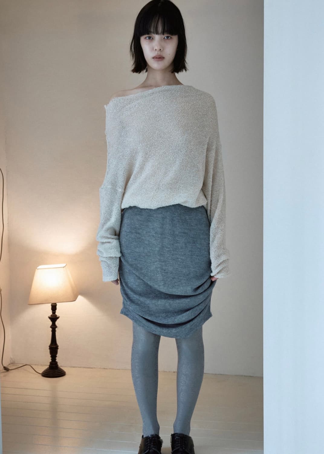 킨드레드 오프숄더 울 부클 풀오버 - ecru 상품이미지2