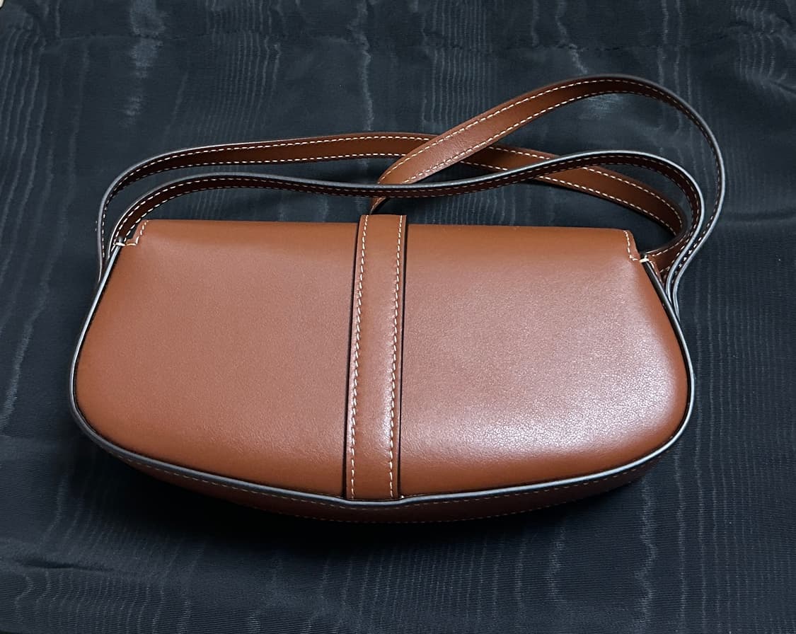 셀린느 타부 클러치 백 탄 풀셋 상품이미지4