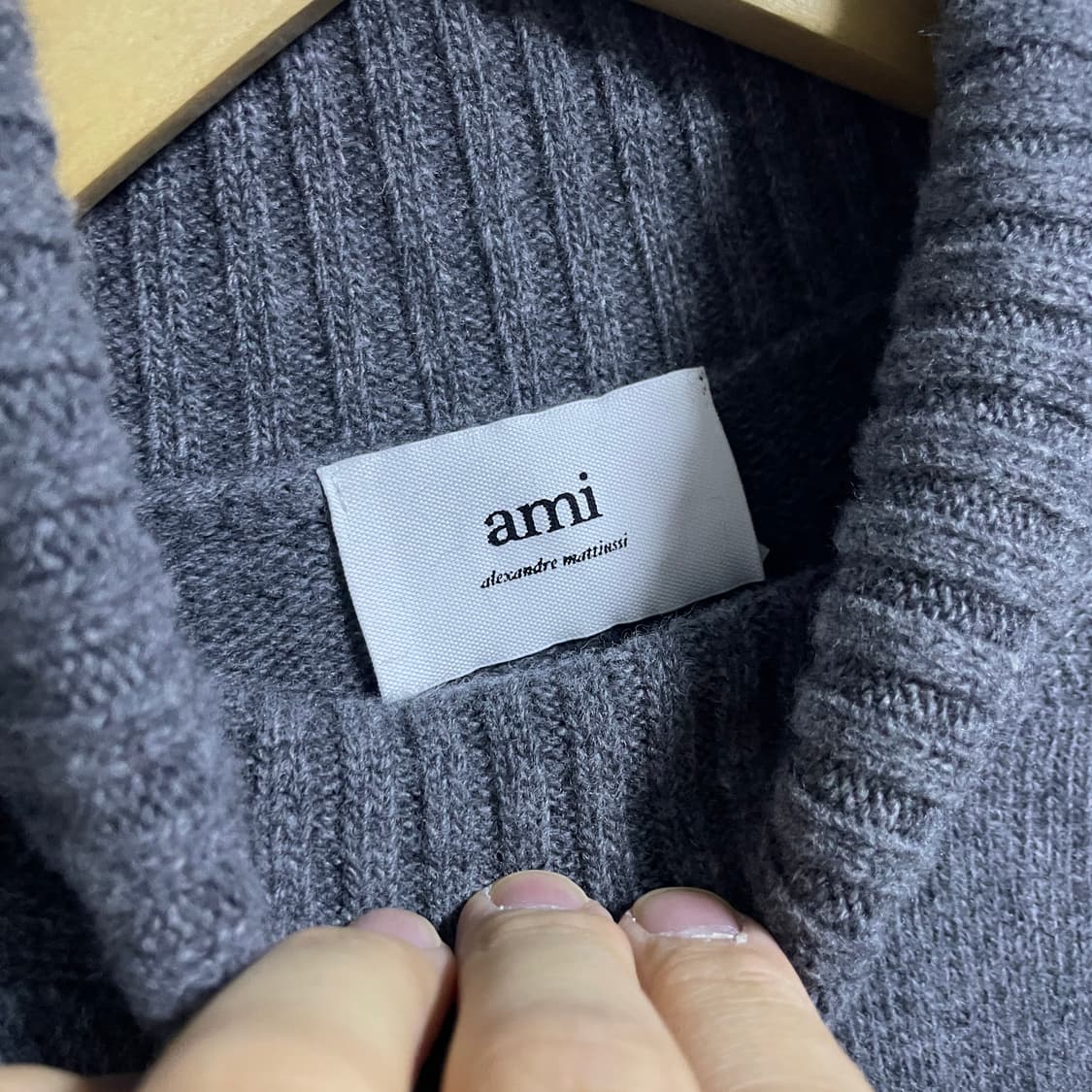 AMI 아미 빅하트 로고 터틀넥오버핏 니트 L (105 상품이미지3