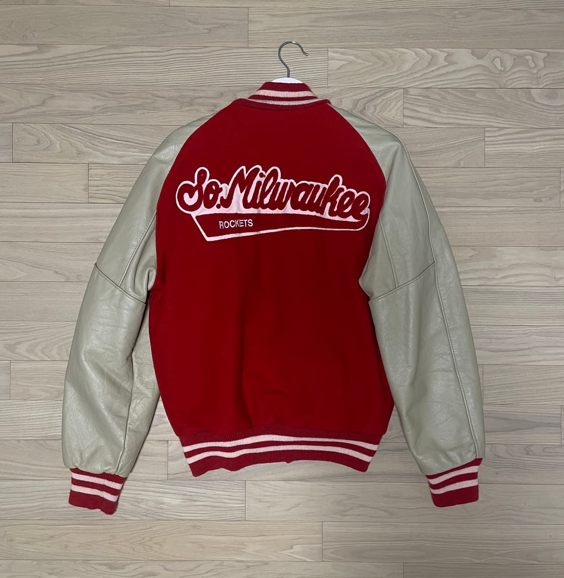 DeLong 바시티 자켓 M 판매합니다. 상품이미지3