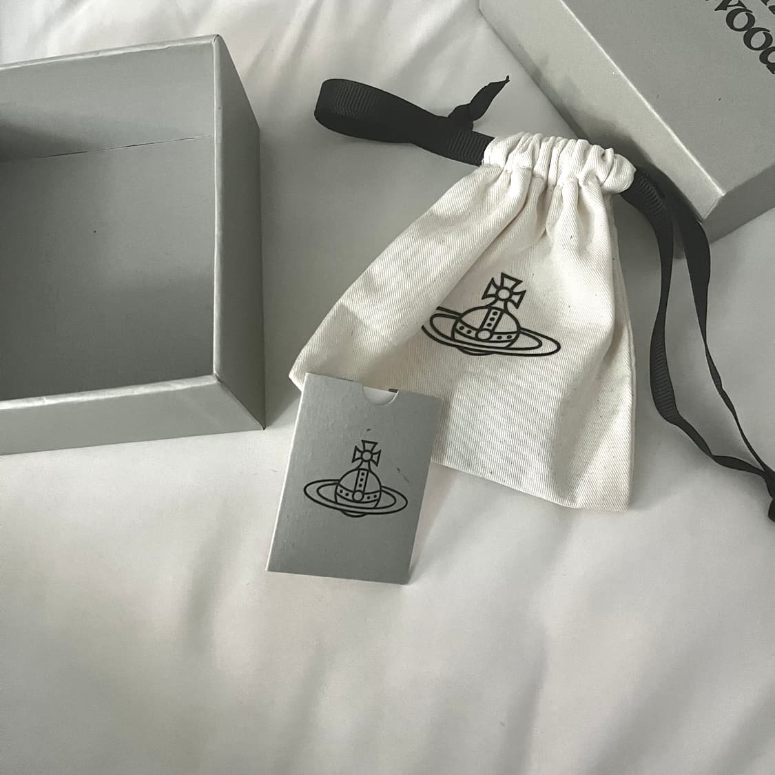 비비안웨스트우드 박쥐 목걸이 상품이미지2