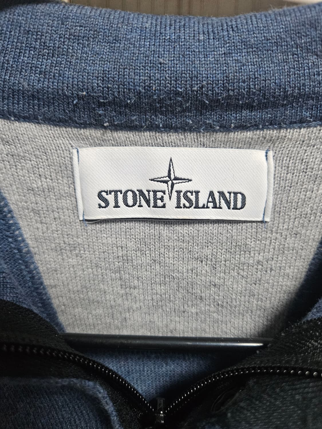 스톤아일랜드 반집업 니트 상품이미지2