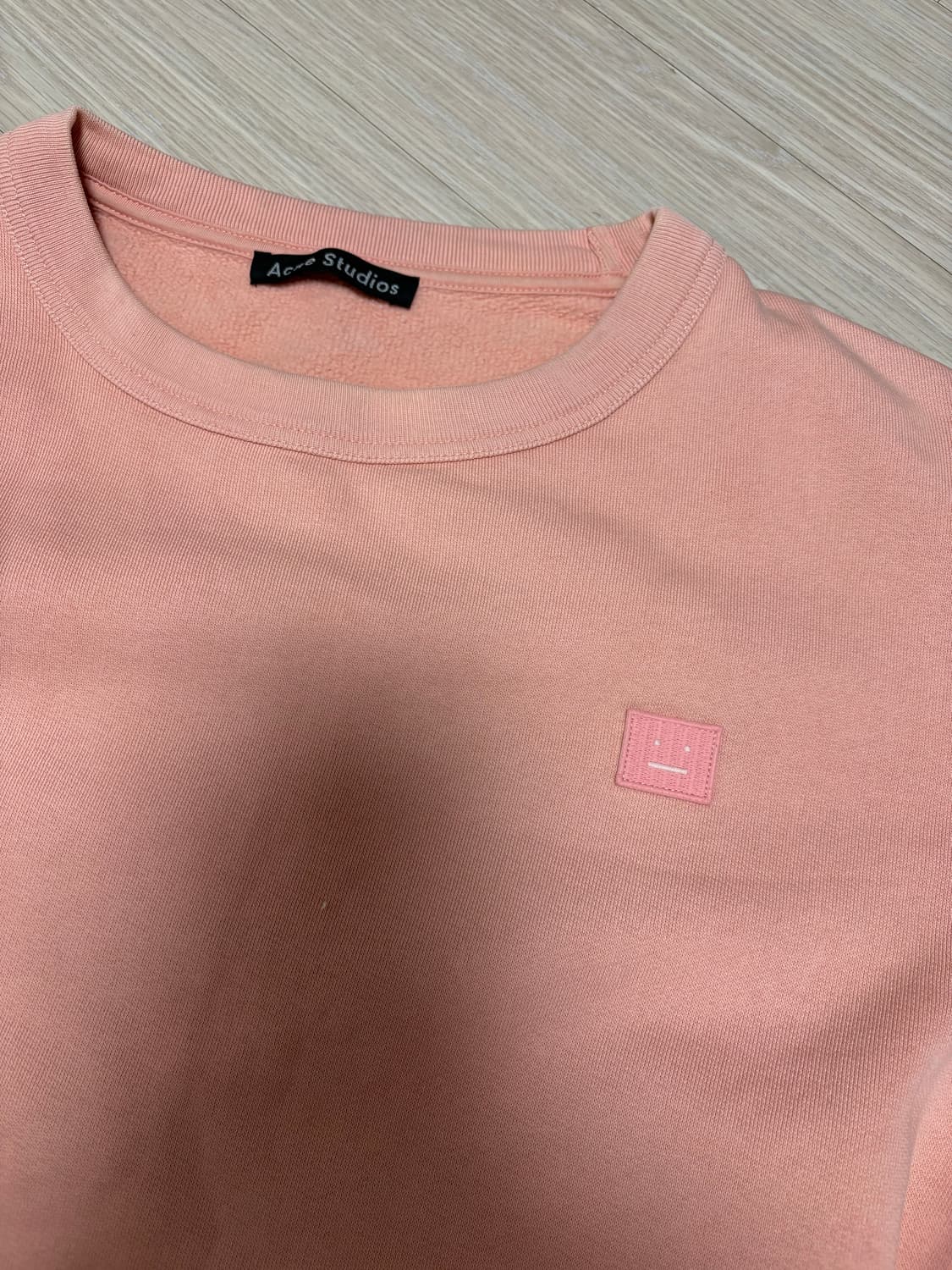 아크네스튜디오 맨투맨 페일핑크 상품이미지1