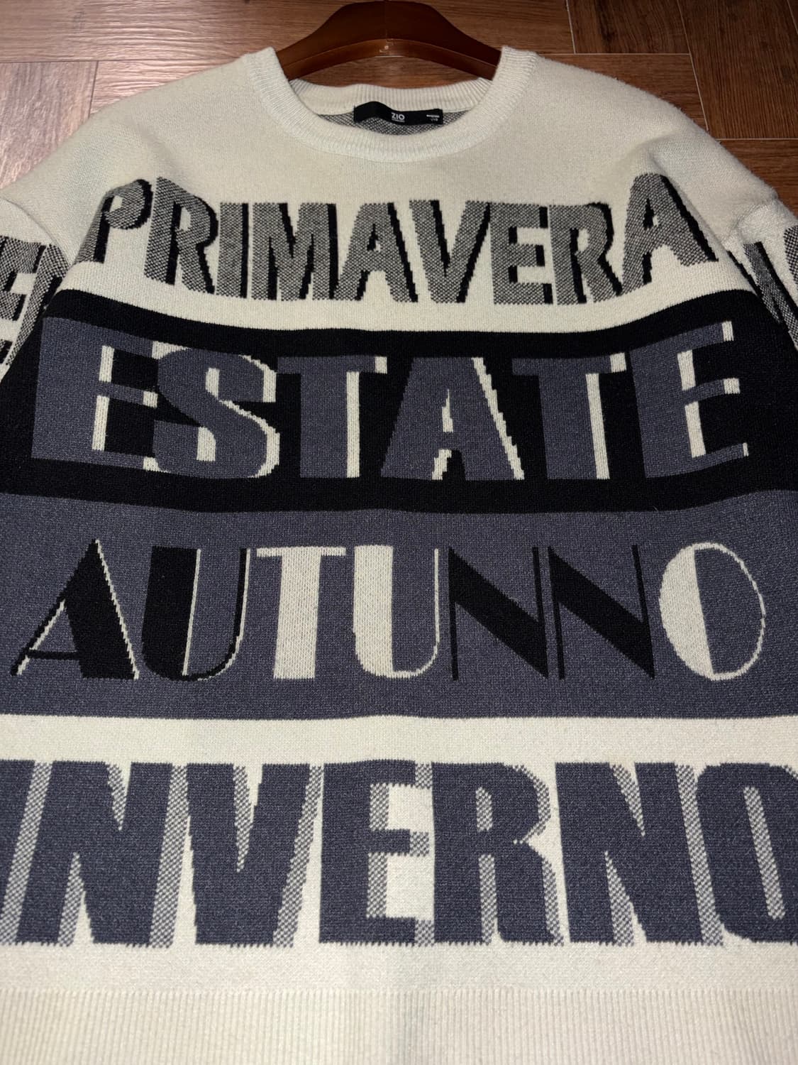 지오송지오 스펠아웃 배색 니트 상품이미지3