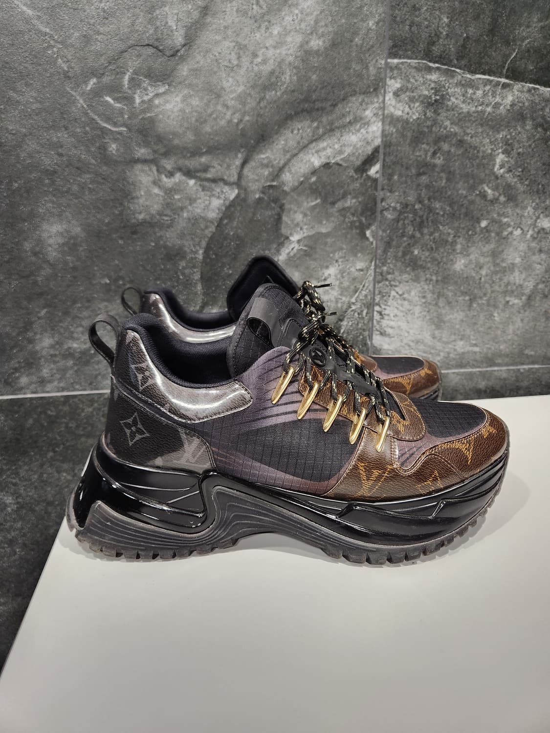 루이비통 런어웨이 펄스 265~270  상품이미지1