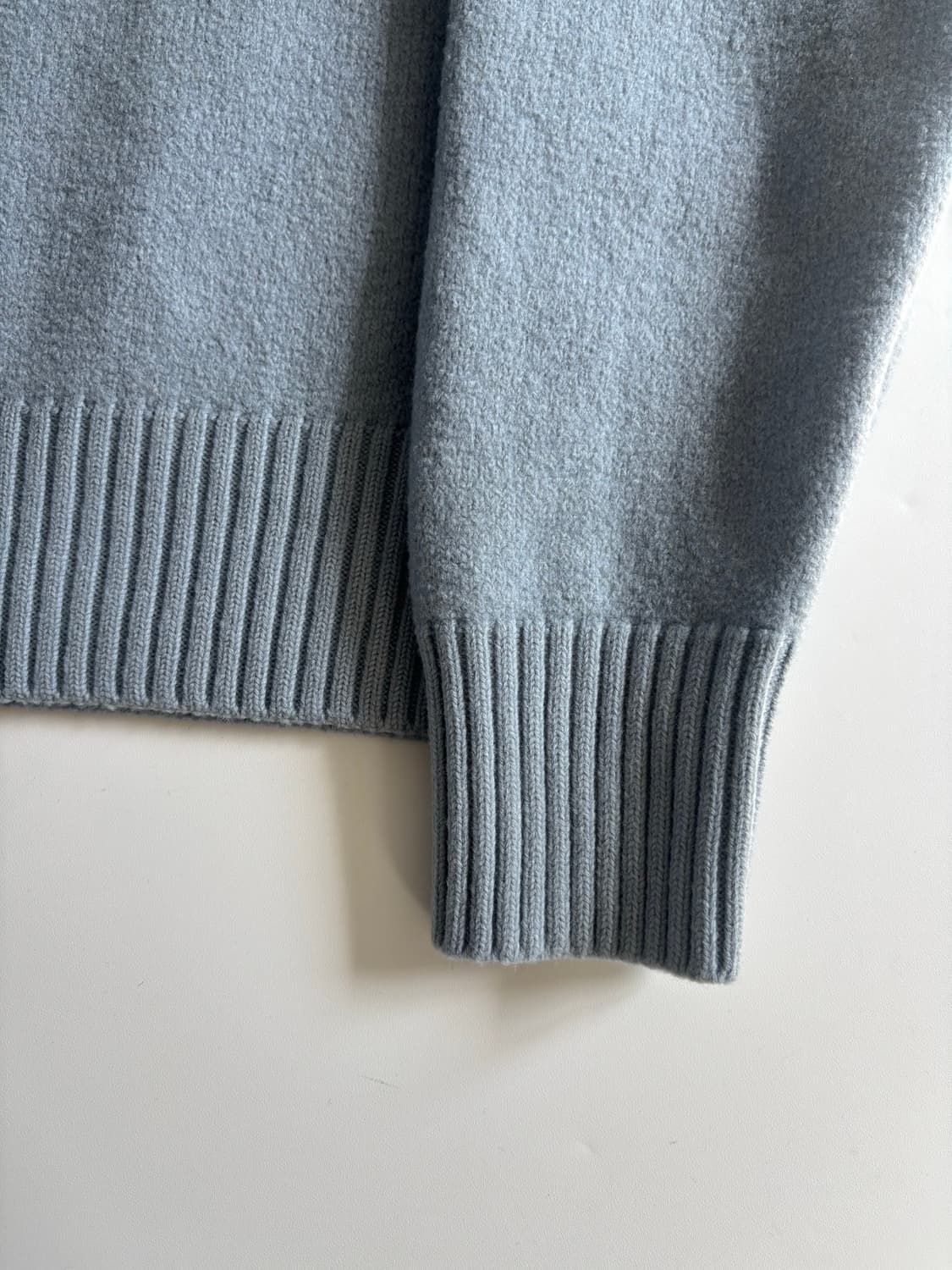 AMI 아미 스틸블루 인타르시아 터틀넥 니트 상품이미지7