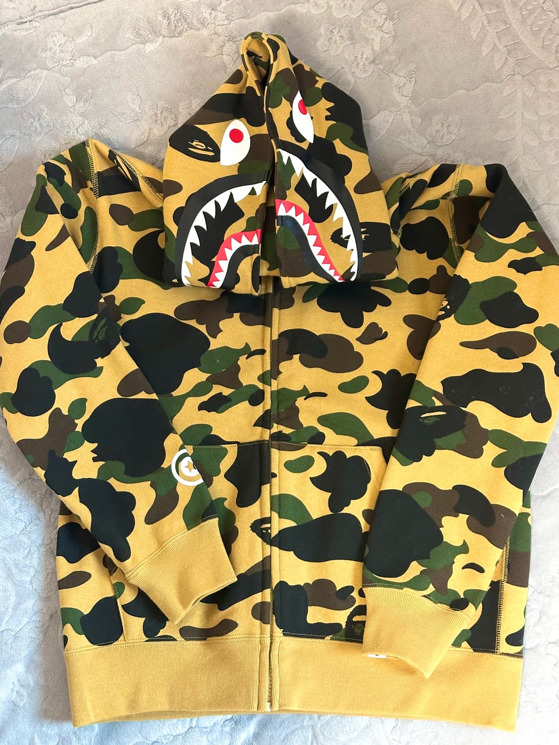 베이프 퍼스트 카모 패치 프린트 샤 크 집업 후드 상품이미지1