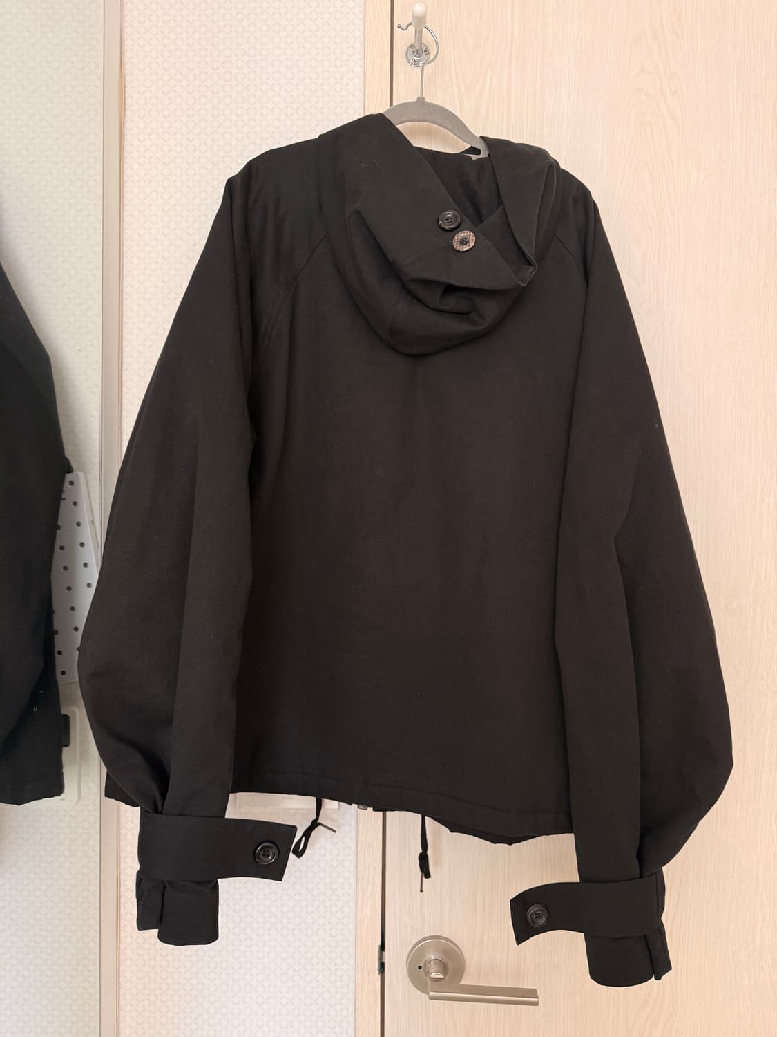 시오서울 스너그 밀리터리 후드 자켓 블랙 상품이미지4