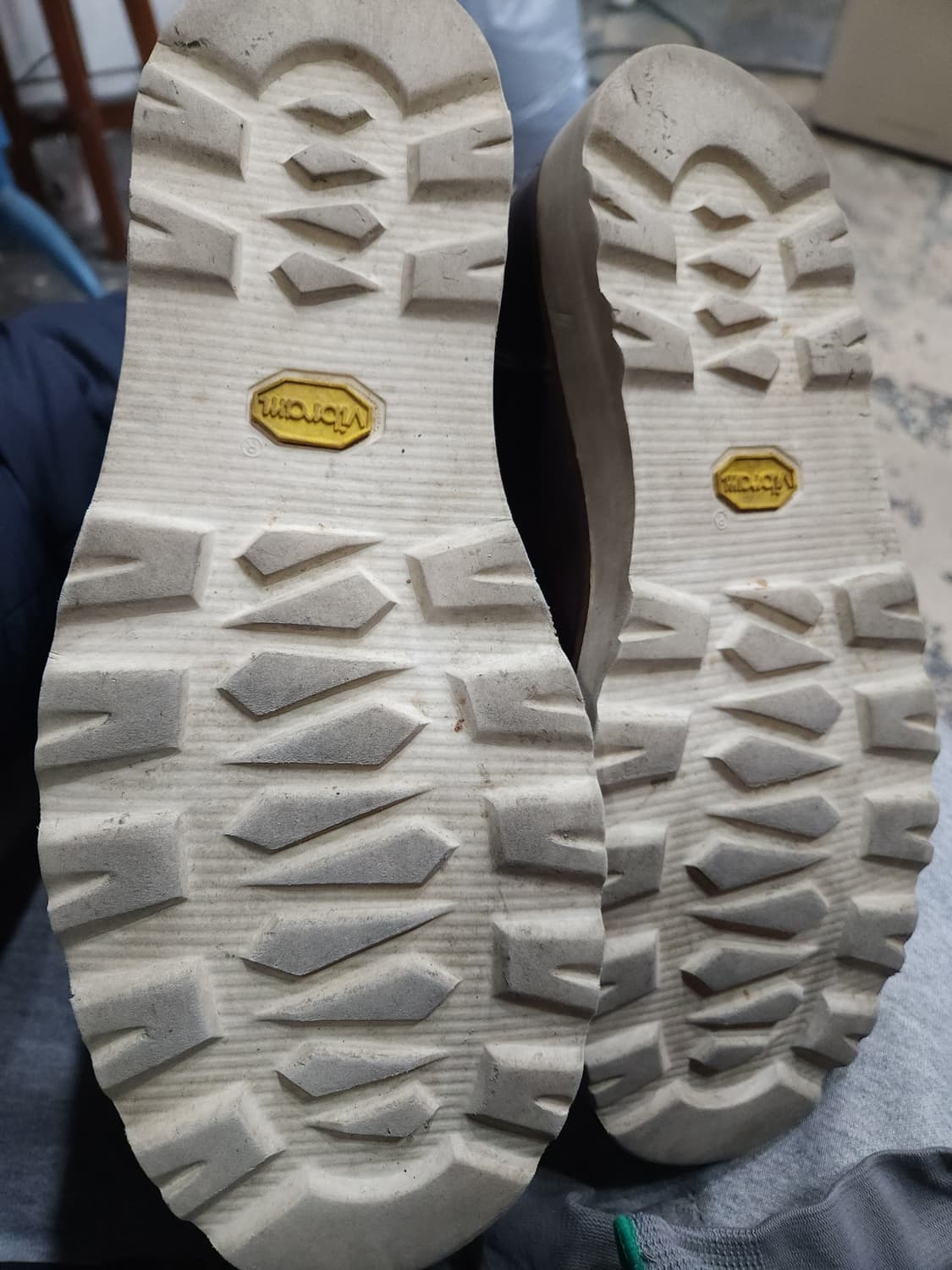 어그 ugg 카풀린 레더부츠 260mm

 상품이미지5