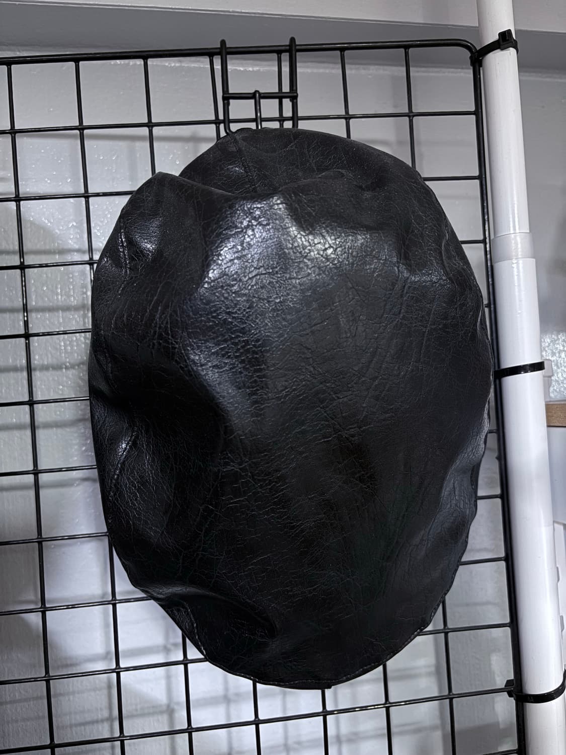 어썸니즈 클래식 헌팅 캡_레더 블랙 상품이미지4