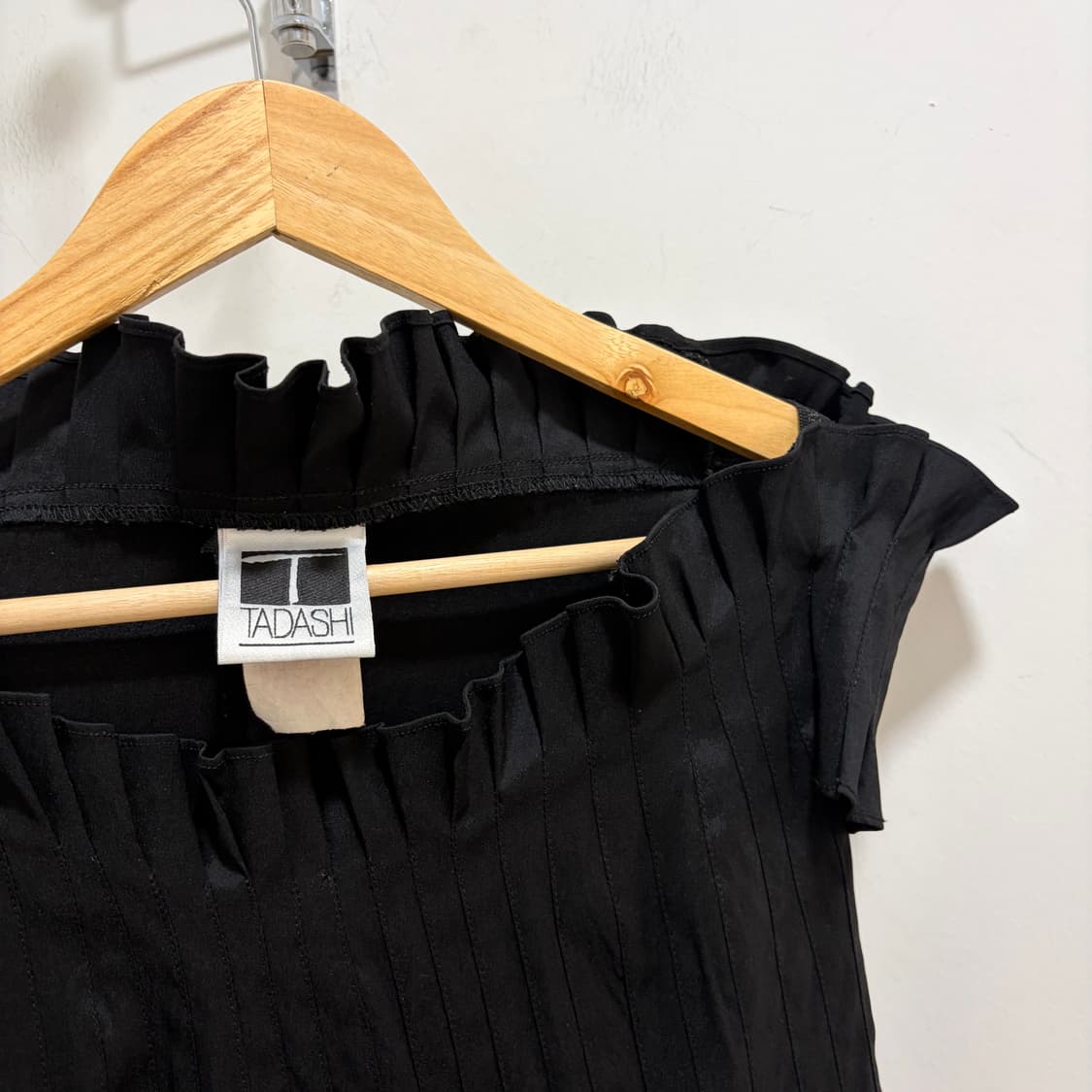 Tadashi shoji 핀턱 플리츠 반팔 티셔츠 오픈숄더 상품이미지5