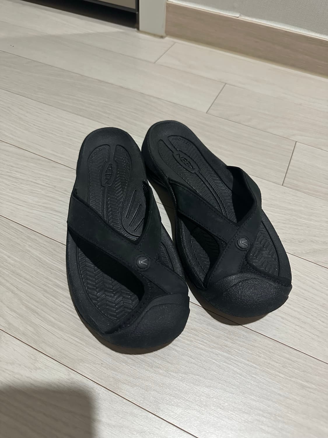 (240) Keen 킨 와이메아 블랙 상품이미지1