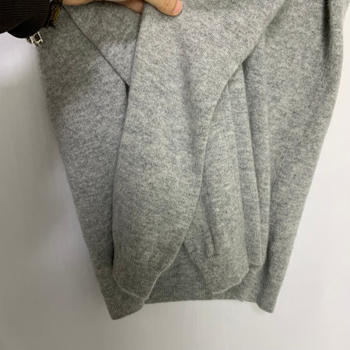 유니클로 캐시미어 100 브이넥 니트 그레이 여성 90 상품이미지7