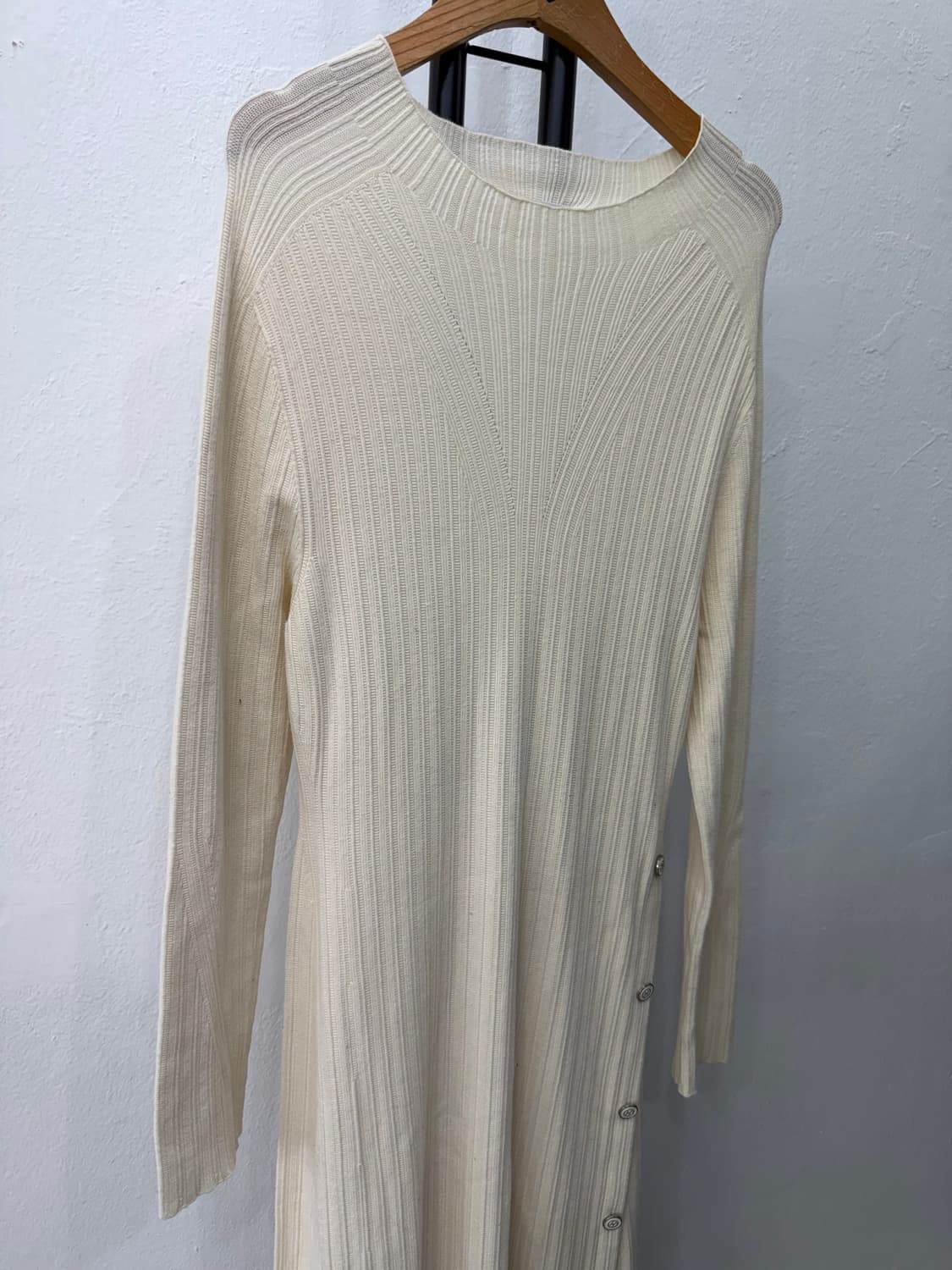 정품) 타임 한섬 20ss 아이보리 골지 니트 롱 원피스 90F 상품이미지2