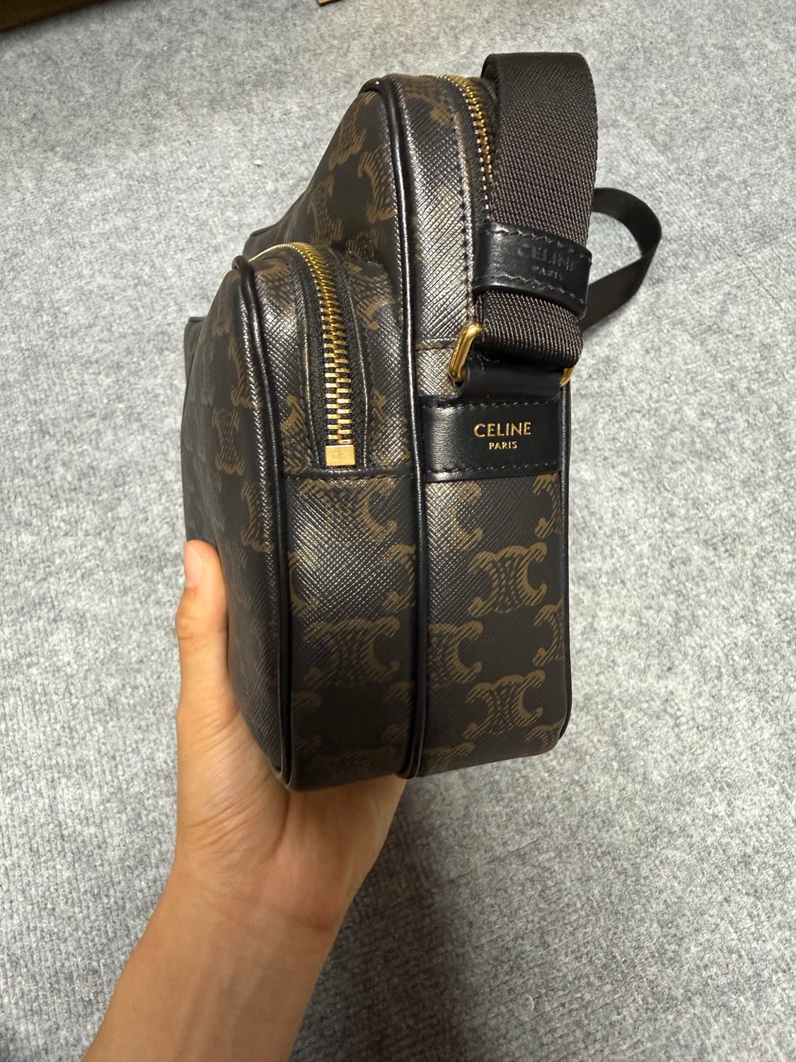 셀린느 트리옹프 캔버스 미디엄 메신저백 상품이미지2