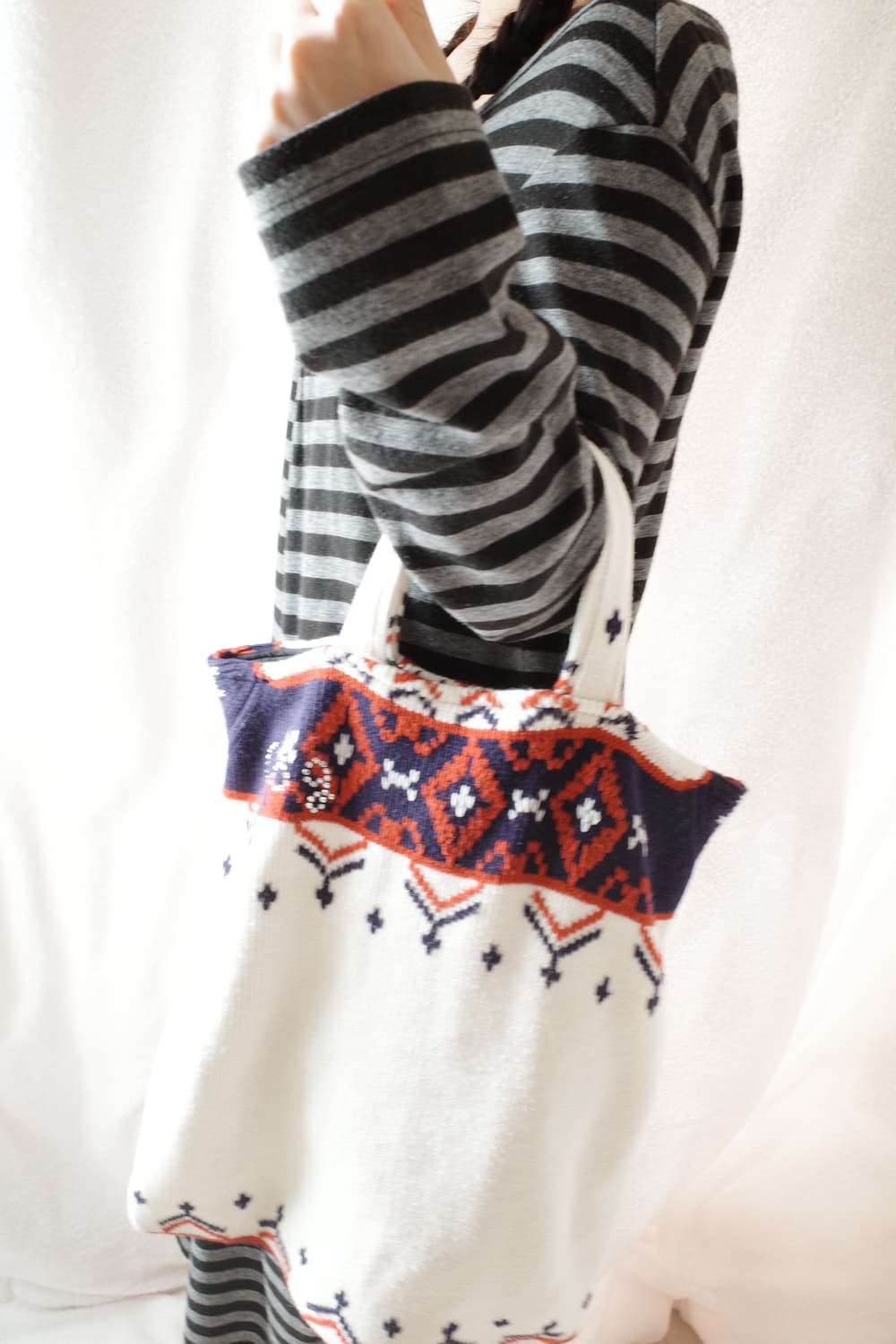 Nordic knit tote bag with cdg hotfix 상품이미지3
