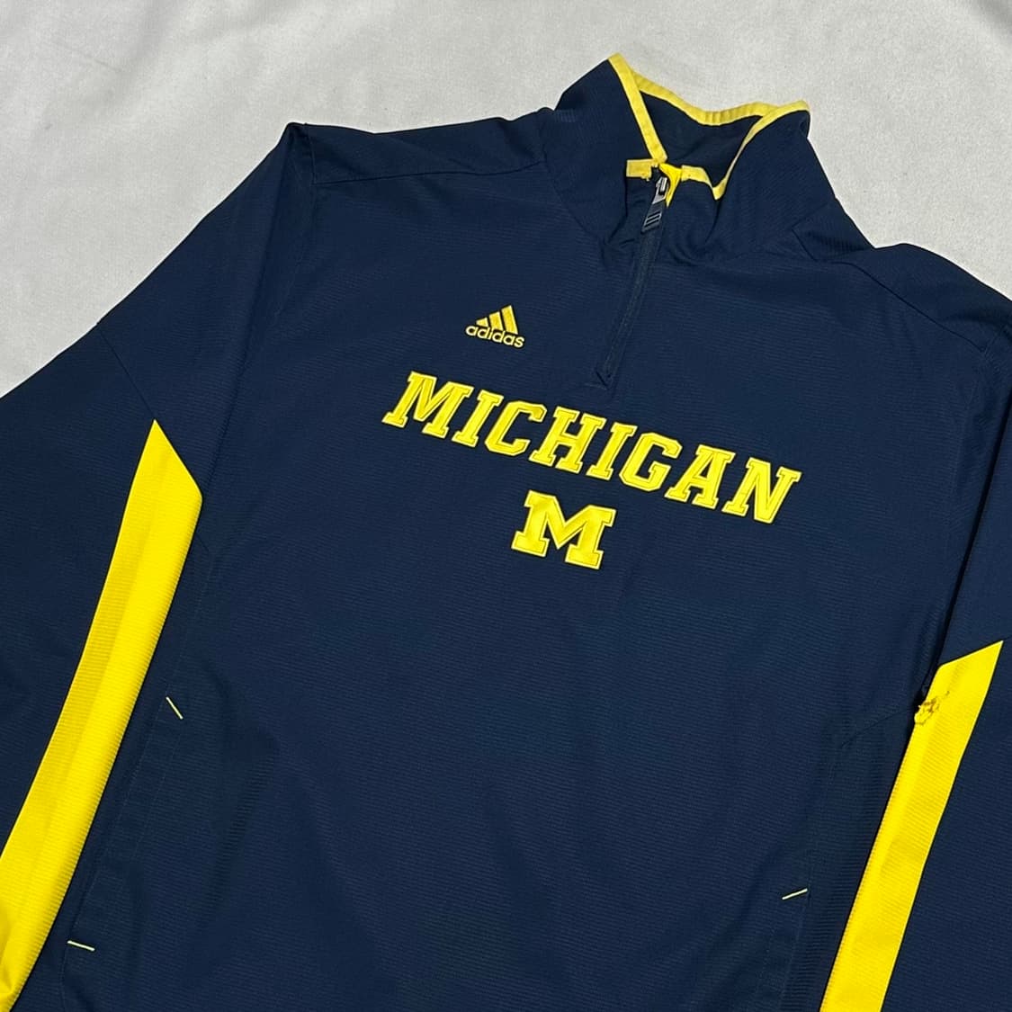 XL 아디다스 스코치 미시간 울버린스 풀오버 상품이미지1
