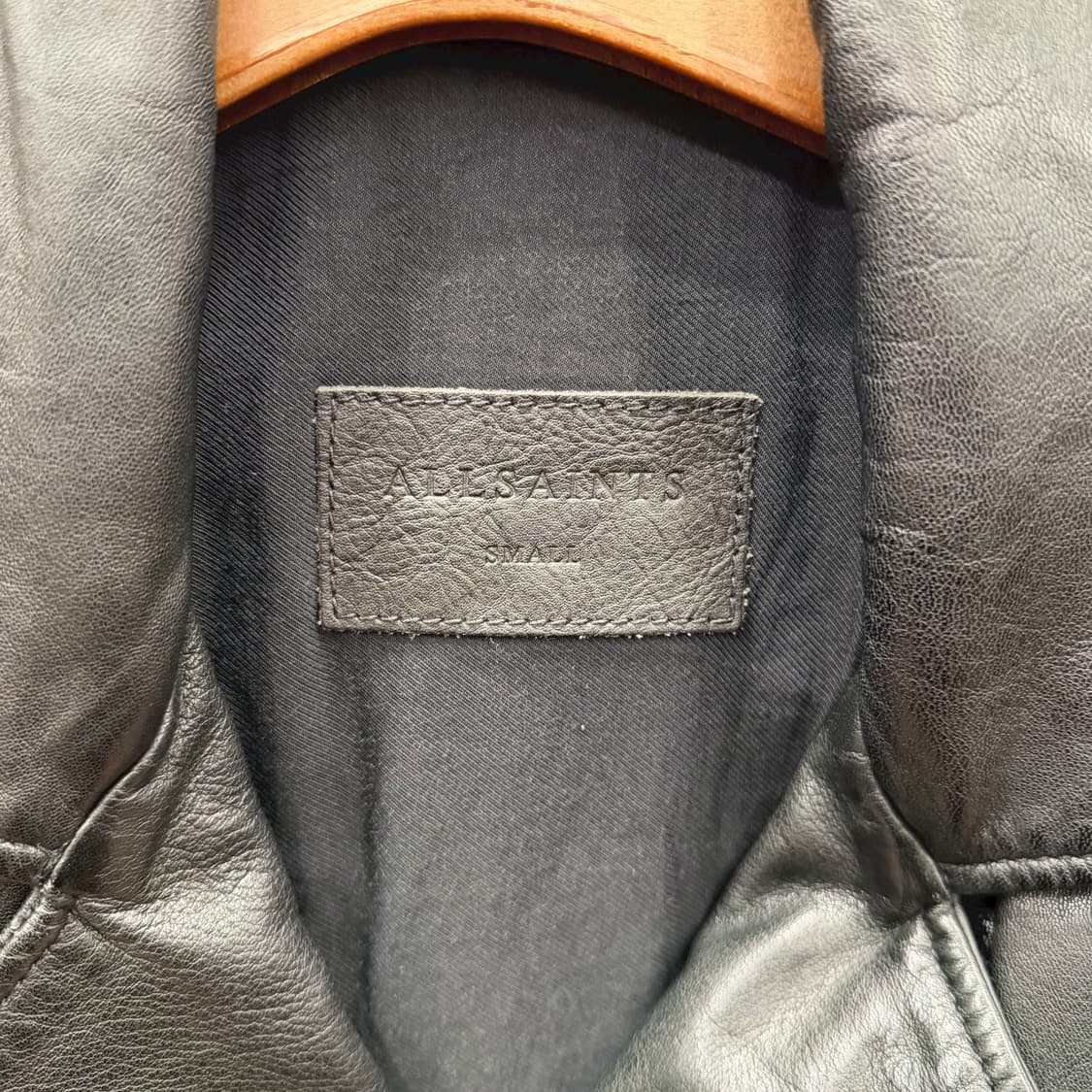 올세인츠 바이커 레더 자켓 언발란스 지퍼 멀티 포켓 디테일 레귤러핏 블랙 상품이미지8
