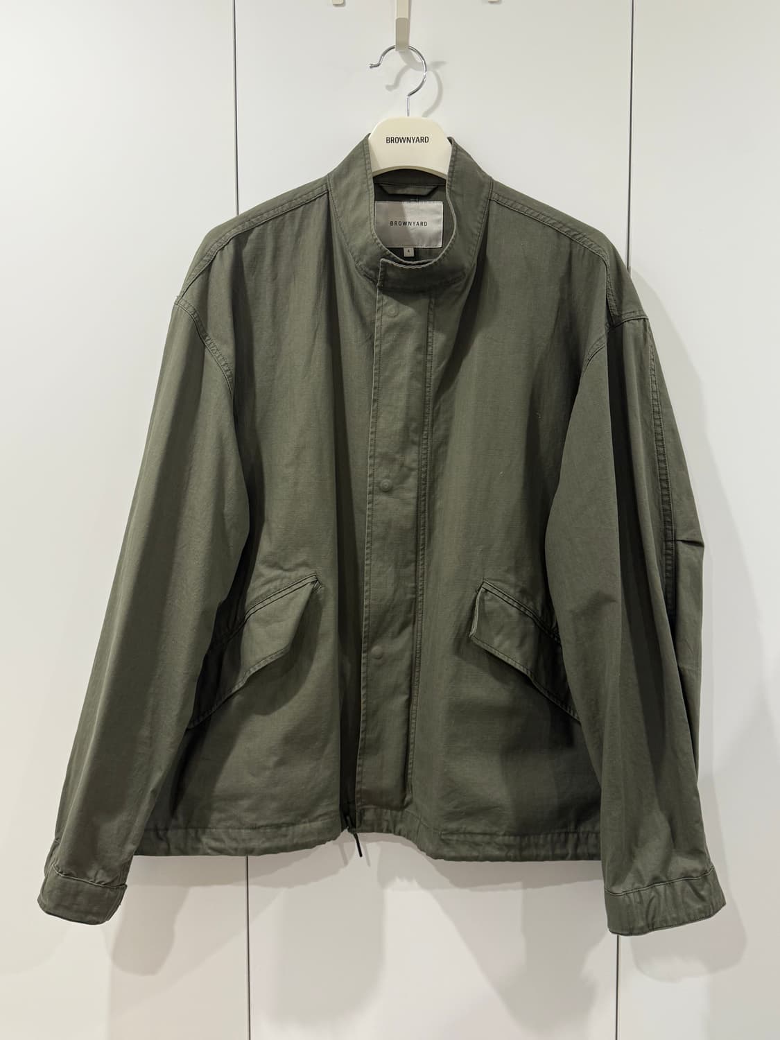 브라운야드 에센셜 숏 자켓 올리브카키 상품이미지2