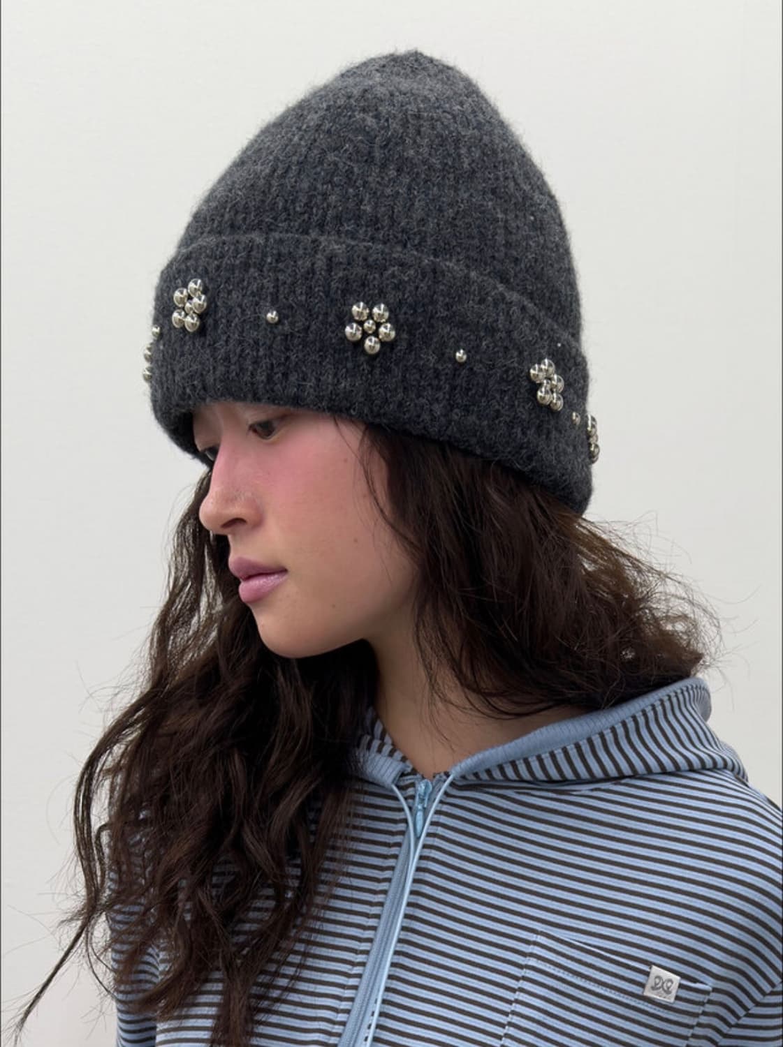 TYPESERVICE Beaded Petal Beanie 상품이미지2