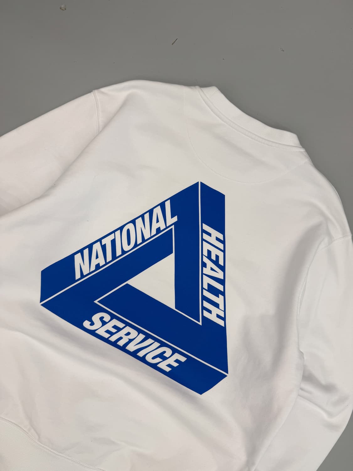 팔라스 20ss 오버핏 NHS TRI-TO HELP 스웻 셔츠 상품이미지3