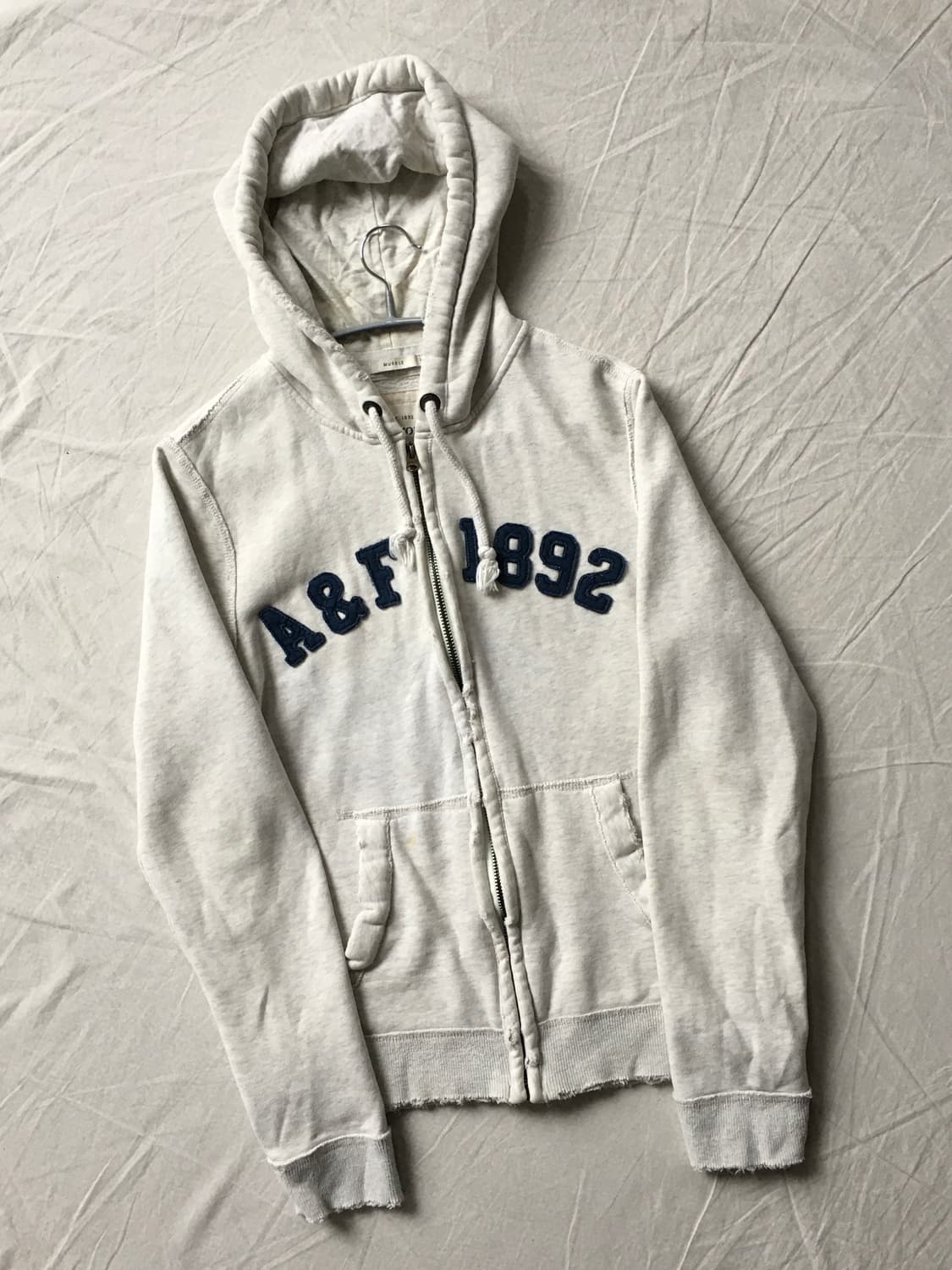 아베크롬비 데미지 패치로고 후드집업 상품이미지3