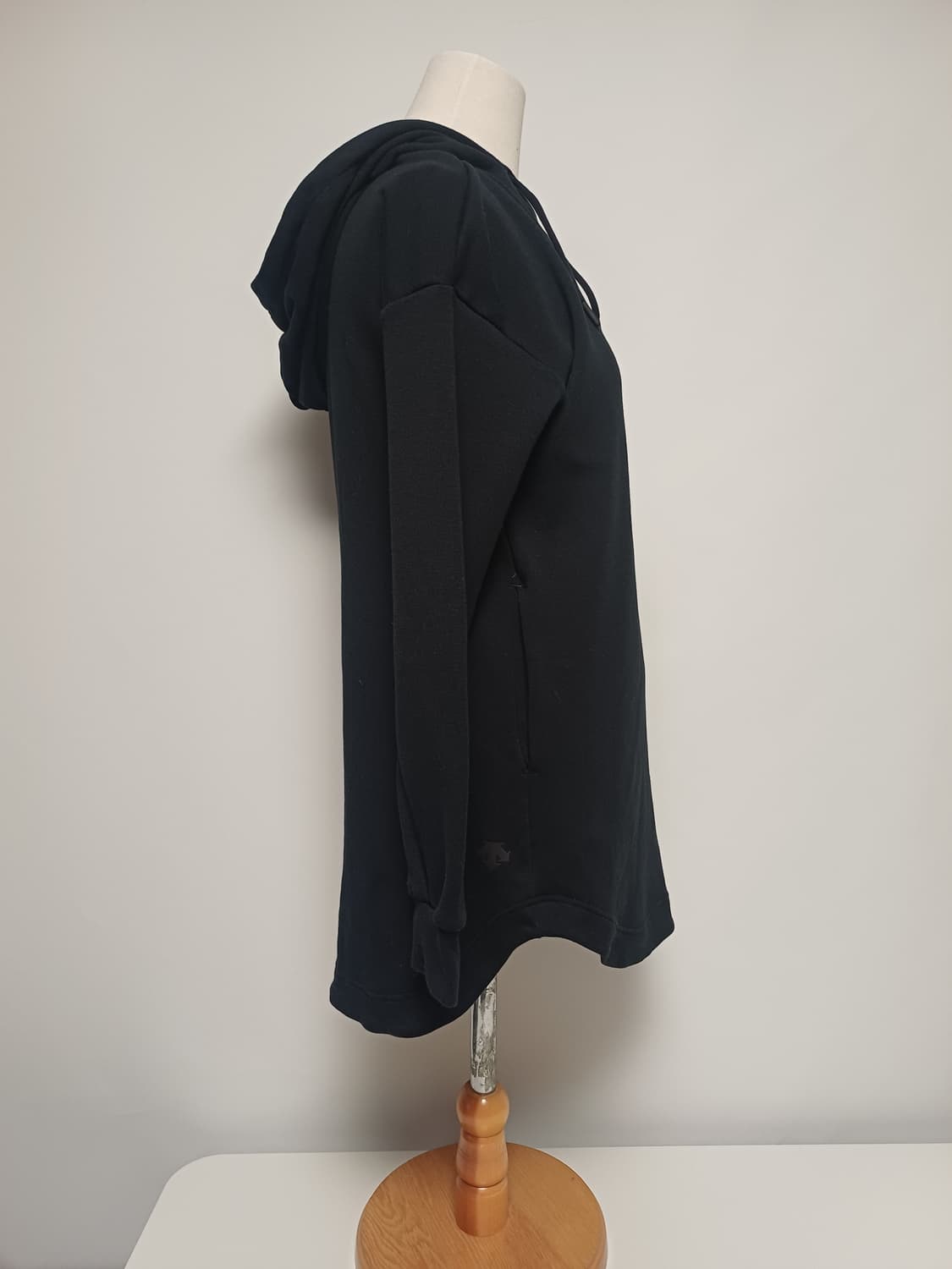 데상트 여성 롱 풀오버 후드 티셔츠 (85/S) 상품이미지2