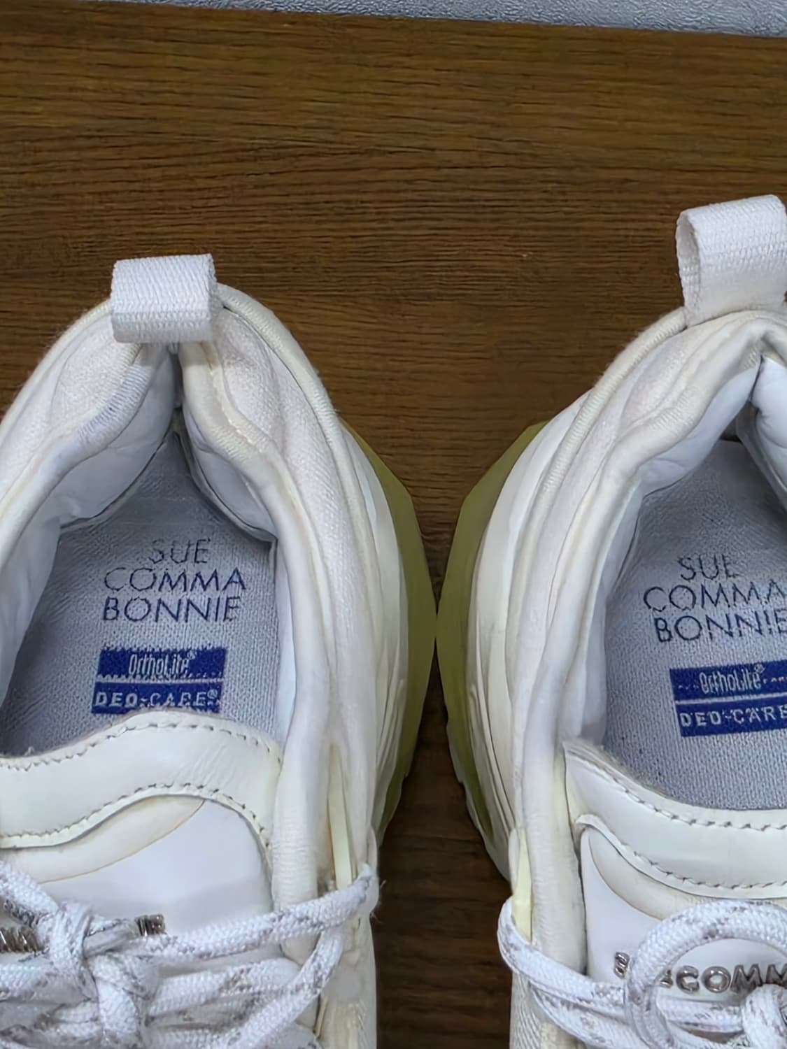 슈콤마보니 화이트 스니커즈 상품이미지4