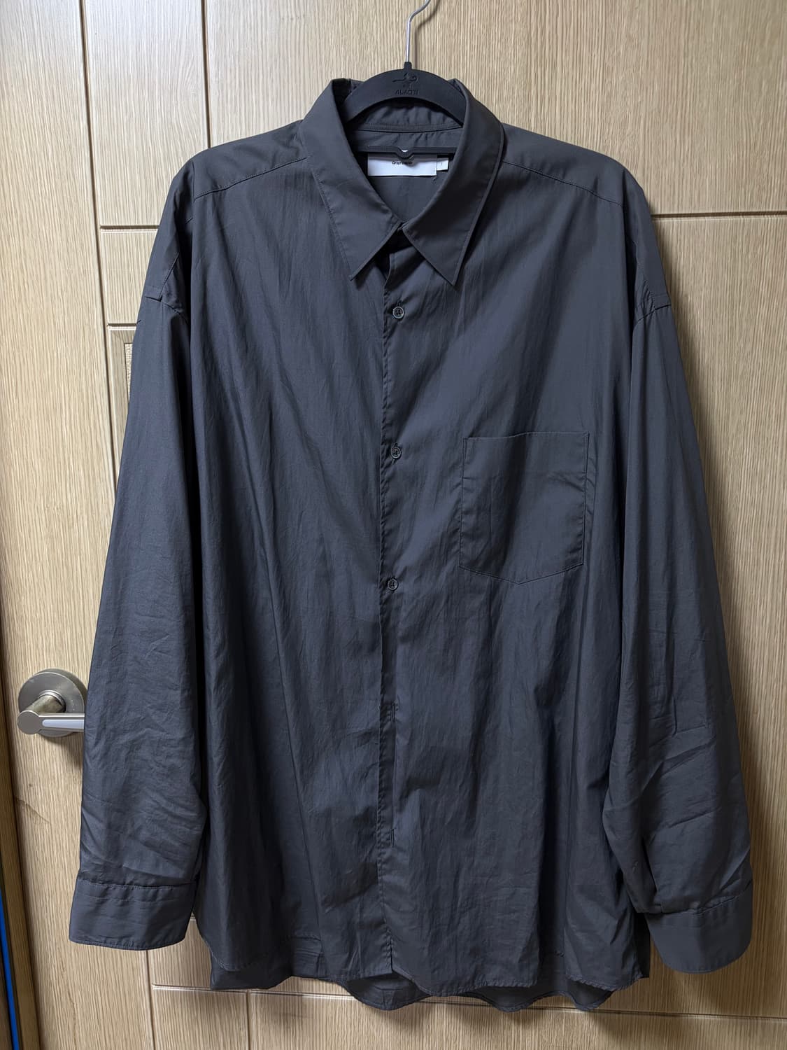 그라프페이퍼 차콜그레이 셔츠 1사이즈 판매합니다 상품이미지1