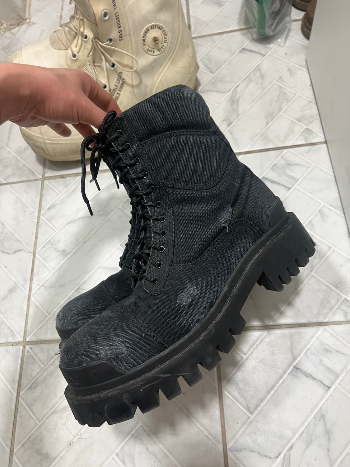 [43]발렌시아가 컴뱃스트라이크부츠 상품이미지2