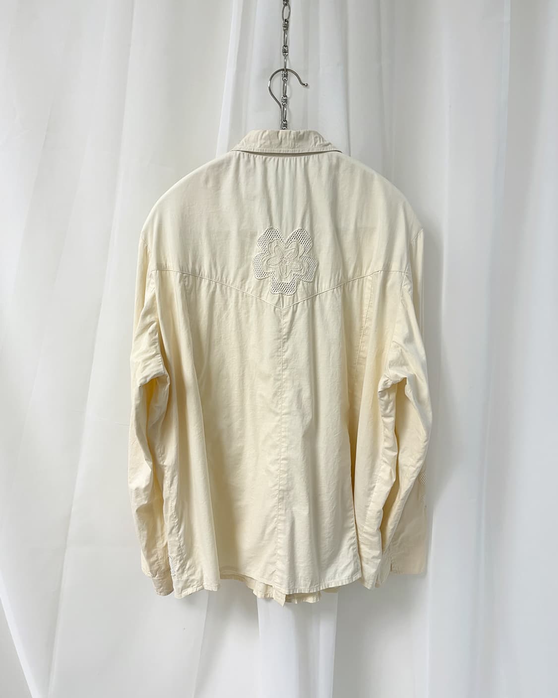 trois onze cinq 버터 플라워 어플리케 셔츠 상품이미지2