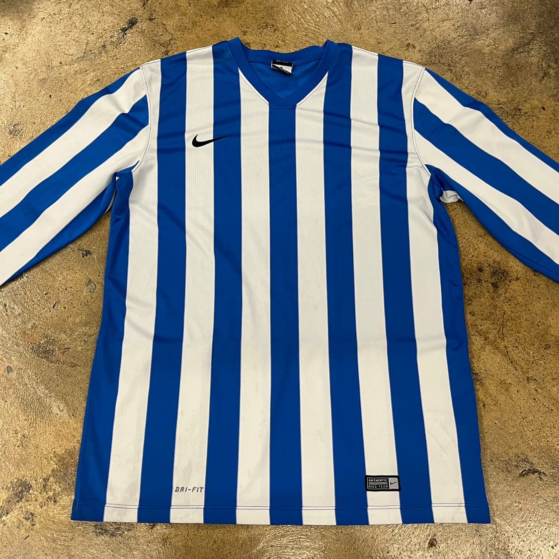 나이키 블루 화이트 포카리 스트라이프 롱슬리브 상품이미지3