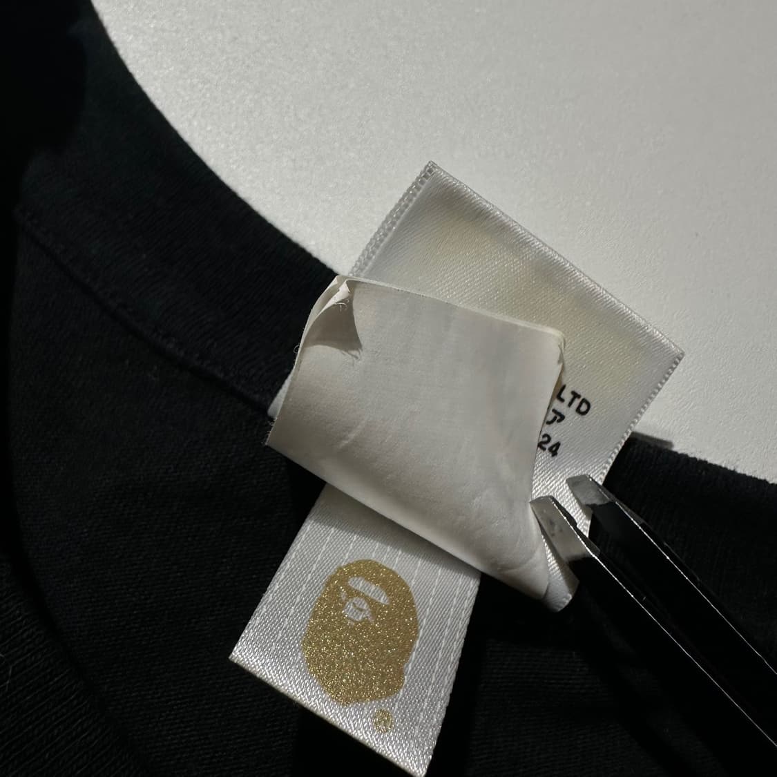 베이프 멀티 카모 사루 컬리지 반팔 티셔츠 블랙 상품이미지7