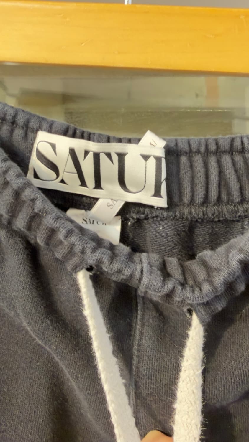 M) SATUR 새터 가죽패치 트레이닝 조거 팬츠 팝니다 상품이미지5