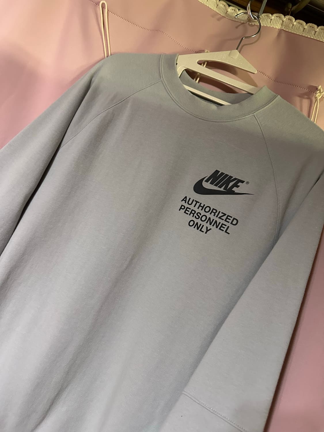 나이키 그레이 롱슬리브 티 나이키 그래픽 크루 탑 맨투맨 회색 나이키티 상품이미지4