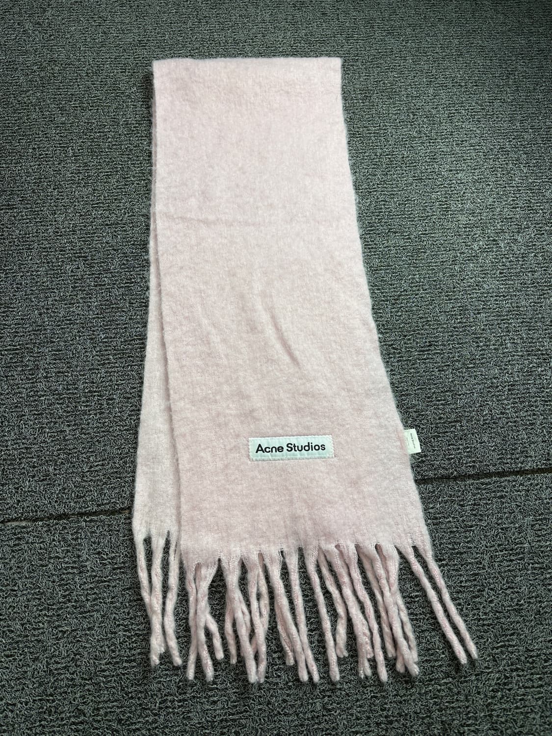 아크네 스튜디오 모헤어 울프린지 머플러 2208 상품이미지3