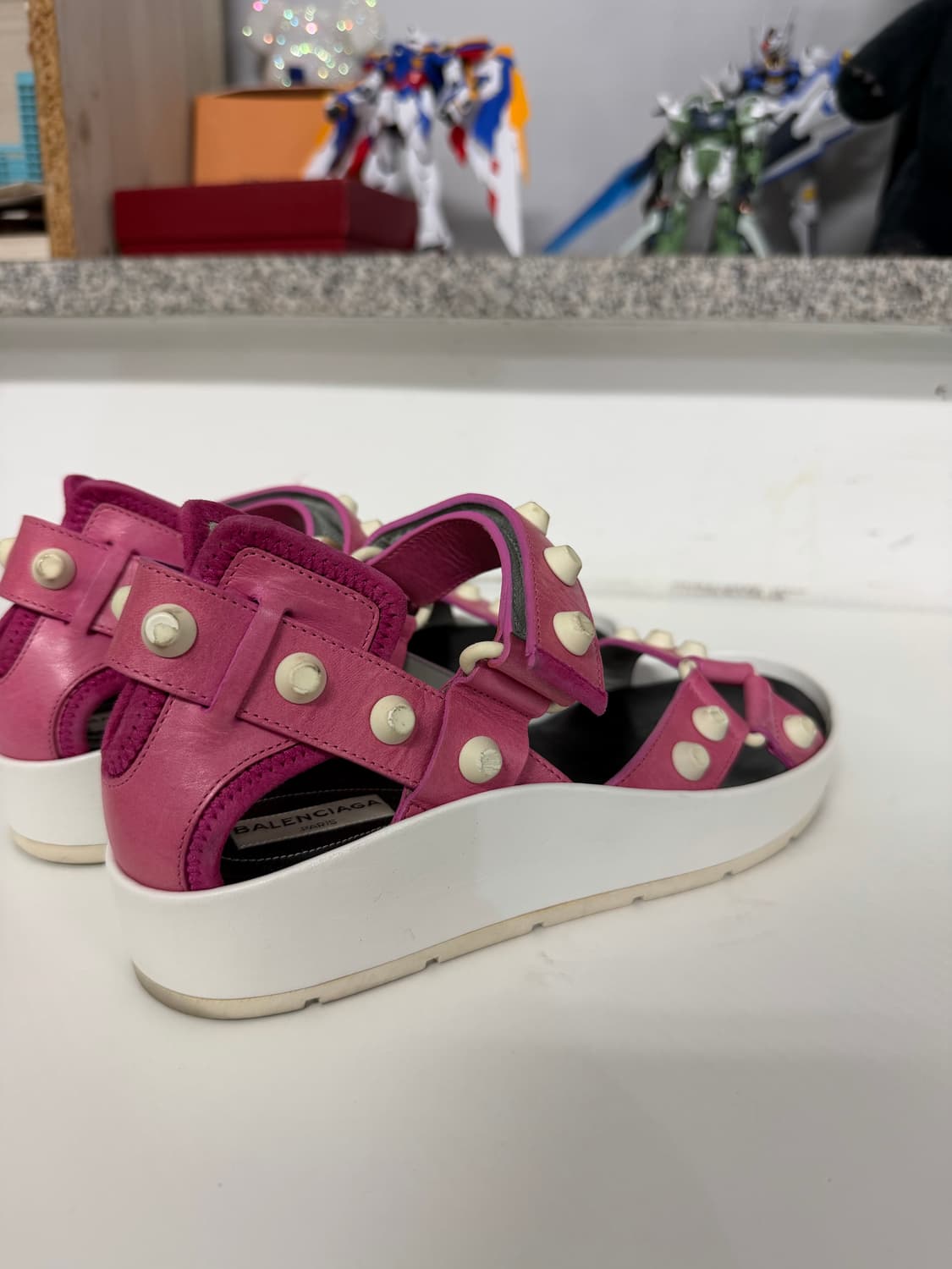 정품) 발렌시아가 핑크 스터드 샌들 36.5 상품이미지4