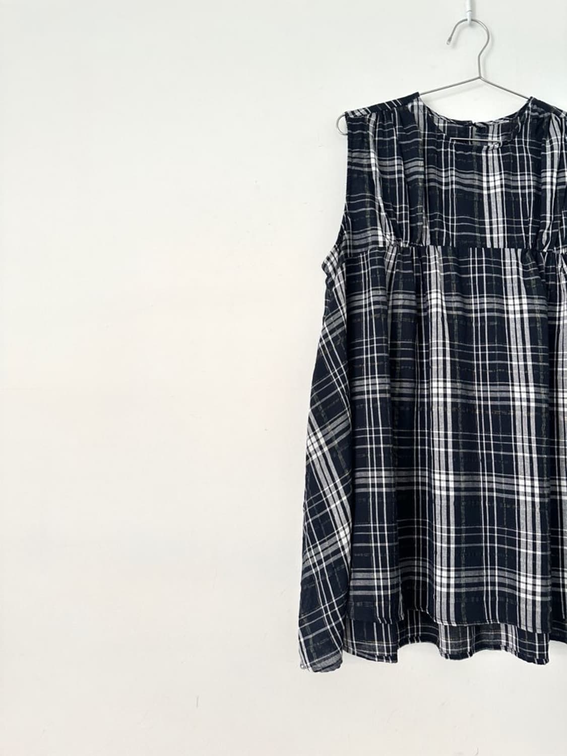 Check pintuck sleeveless blouse 상품이미지6
